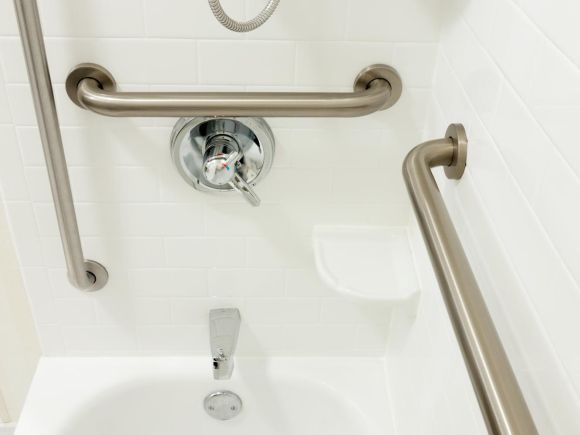 Bath rails