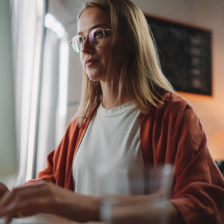 General Enquiries girl on laptop